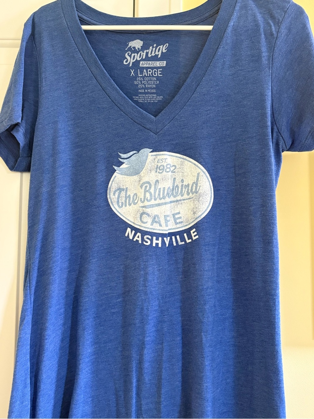 Women’s Classic Bluebird Cafe Nashville V-Neck Tee - Blue